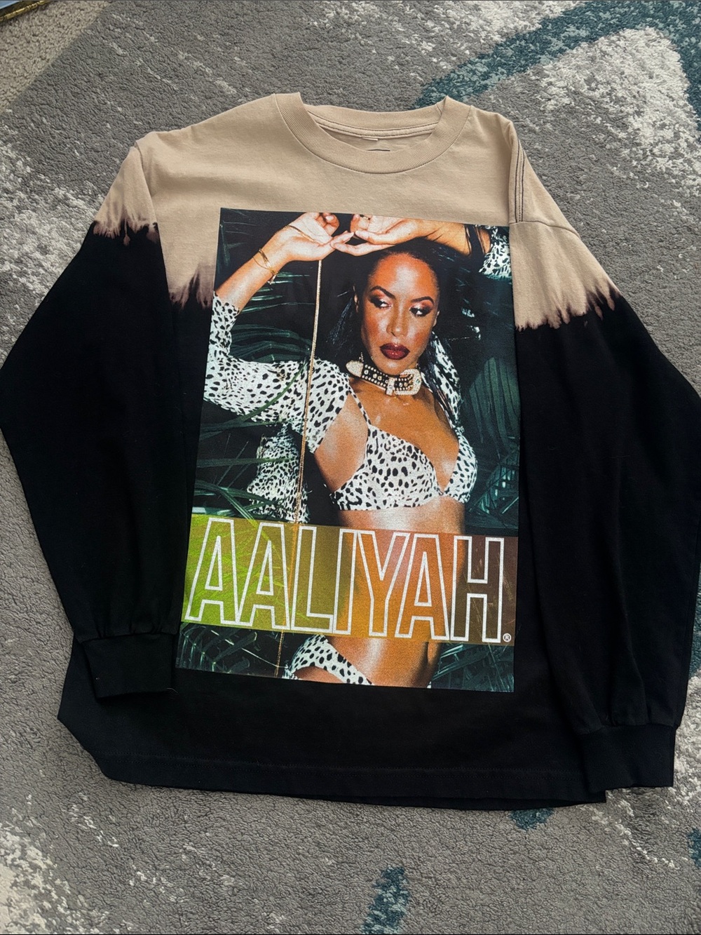 Aaliyah Graphic Dip-Dye Long Sleeve Sweatshirt in Beige & Black